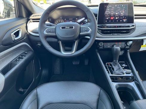 Certified 2026 Jeep Compass Latitude AWD/4WD image 10