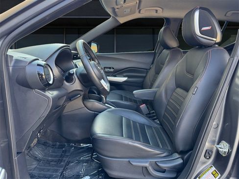 Used 2019 Nissan Kicks SR w/ SR Premium Package image 14
