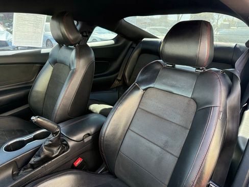 Used 2019 Ford Mustang GT Premium w/ Equipment Group 401A image 3