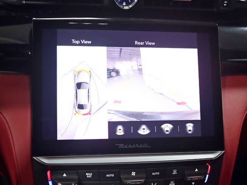 Used 2021 Maserati Quattroporte S Q4 AWD/4WD image 18
