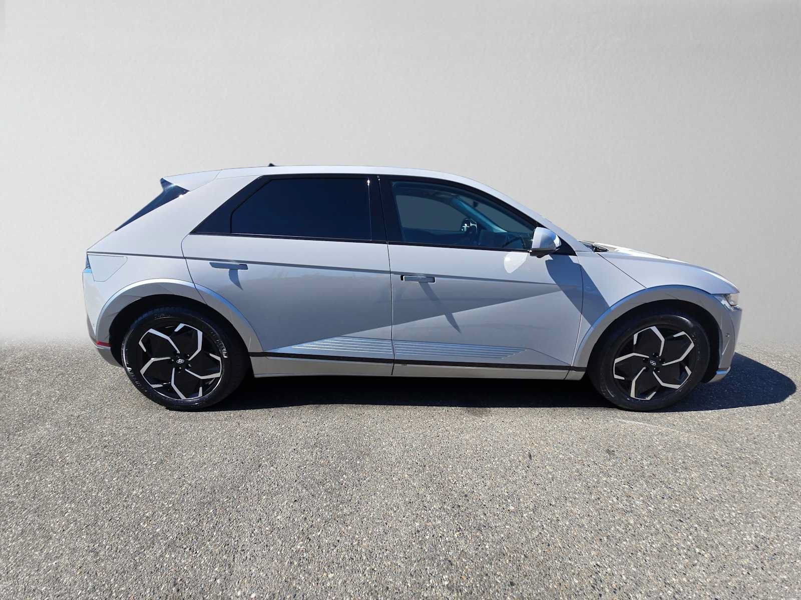 Used 2024 Hyundai Ioniq 5 Limited RWD image 2