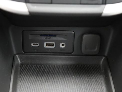 Used 2024 GMC Terrain SLT image 24