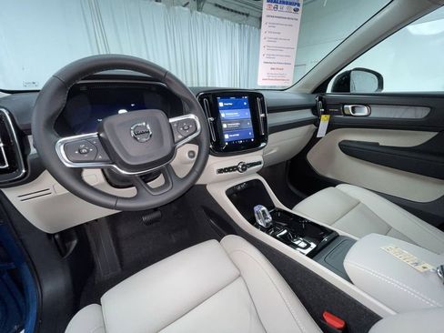 New 2025 Volvo XC40 B5 Plus w/ Protection Package Premier image 4