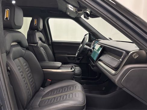 Used 2023 Rivian R1T Adventure image 17