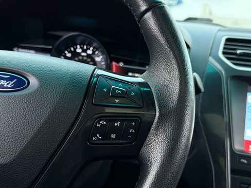 Certified 2017 Ford Explorer XLT w/ Equipment Group 202A image 8