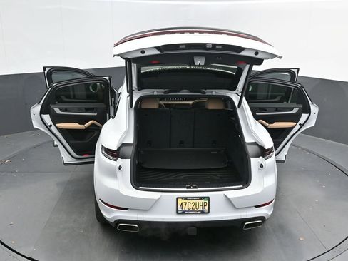 Certified 2025 Porsche Cayenne Coupe AWD/4WD image 45