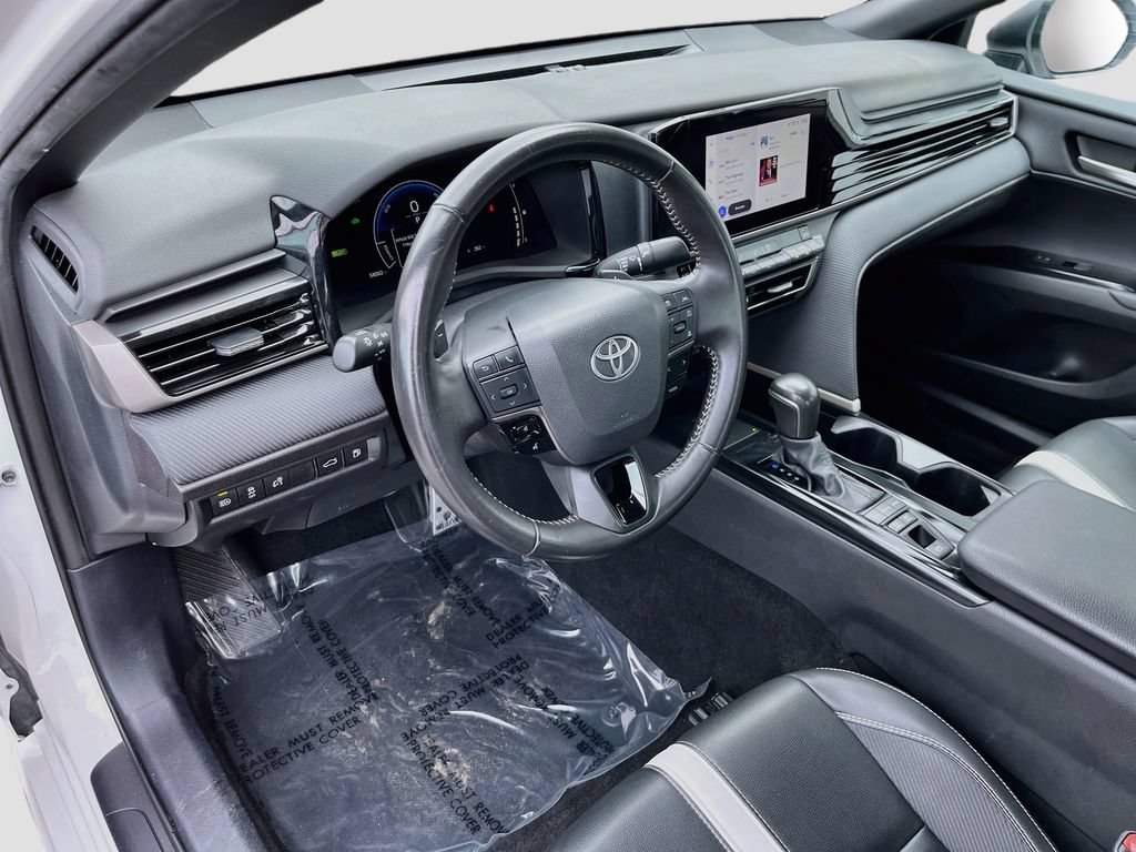 Used 2025 Toyota Camry SE FWD image 16