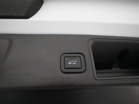 Used 2024 GMC Terrain AT4 w/ Infotainment Package II image 15