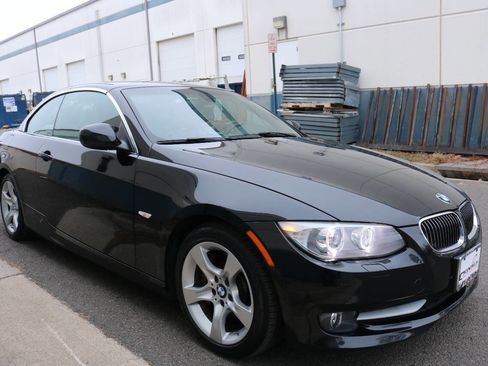Used 2011 BMW 335i Convertible image 4