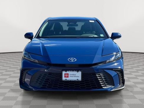 Used 2025 Toyota Camry SE AWD/4WD image 2