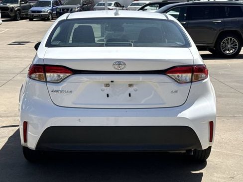 Used 2024 Toyota Corolla LE FWD image 5