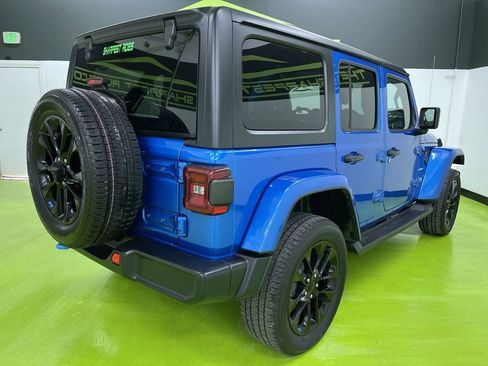 Used 2023 Jeep Wrangler Sahara image 10