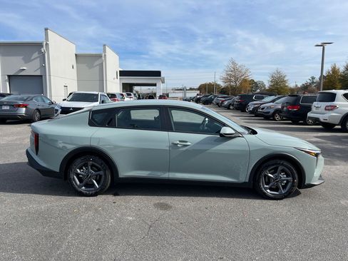 New 2025 Kia K4 LXS image 8