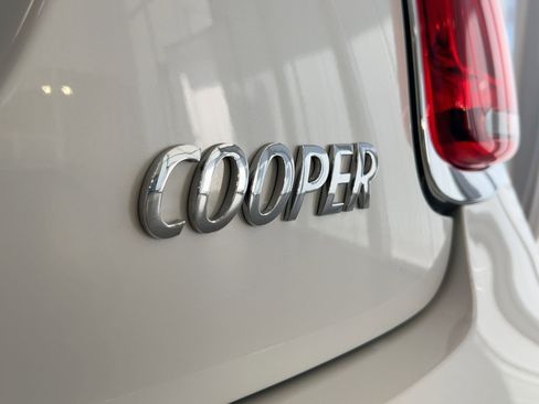 Used 2024 MINI Cooper 2-Door Hardtop image 31