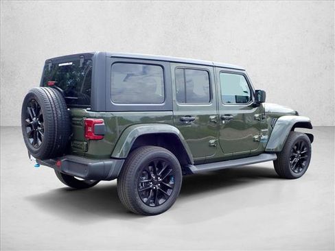Used 2022 Jeep Wrangler Unlimited Sahara w/ Cold Weather Group AWD/4WD image 3