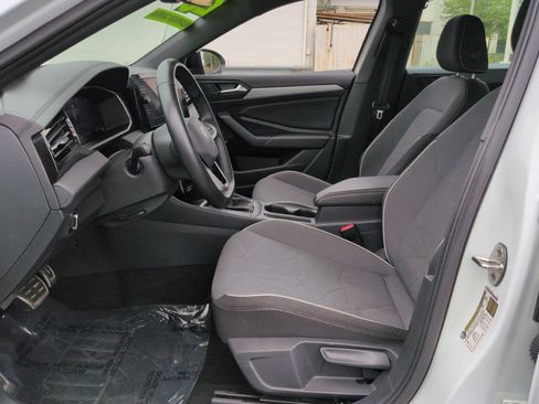 Used 2025 Volkswagen Jetta Sport FWD image 35
