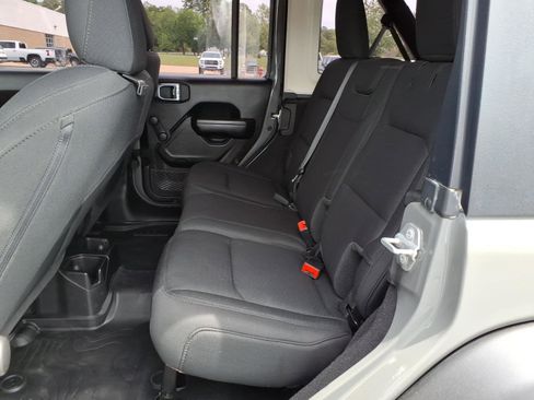 Used 2021 Jeep Wrangler Unlimited Sport image 8