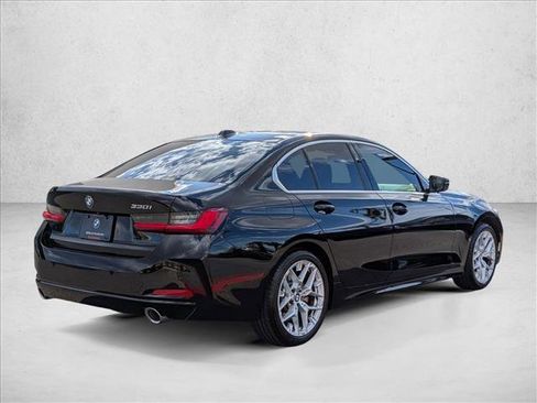 Used 2025 BMW 330i Sedan w/ Premium Package RWD image 5