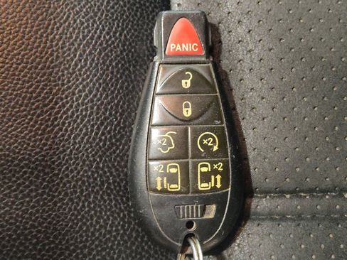 Used 2017 Dodge Grand Caravan SXT FWD image 32