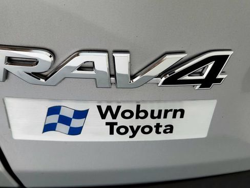 Used 2022 Toyota RAV4 XLE AWD/4WD image 13