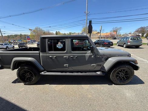 Used 2022 Jeep Gladiator Sport AWD/4WD image 5