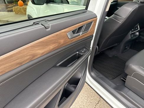 New 2026 Volkswagen Atlas SE image 40