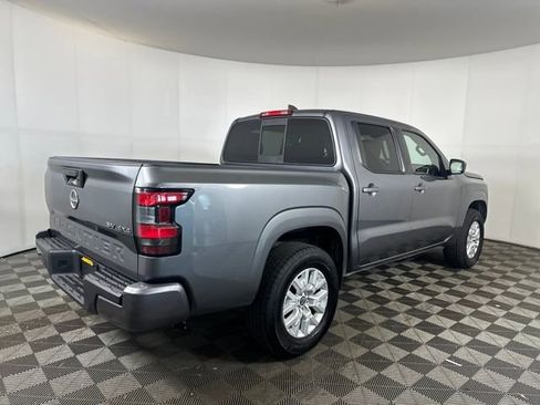 Used 2022 Nissan Frontier SV image 3