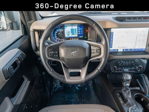 Used 2023 Ford Bronco Wildtrak image 13