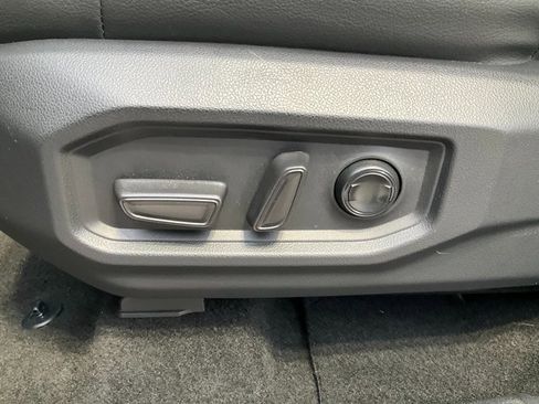 Used 2023 Toyota Tundra Limited image 6