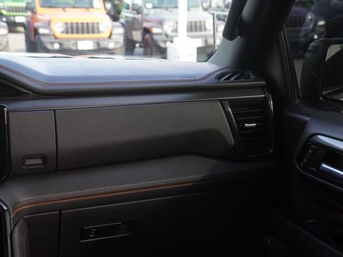 Used 2023 GMC Sierra 1500 AT4 w/ Technology Package AWD/4WD image 36