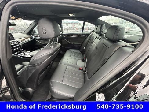 Used 2023 BMW 530e xDrive image 28