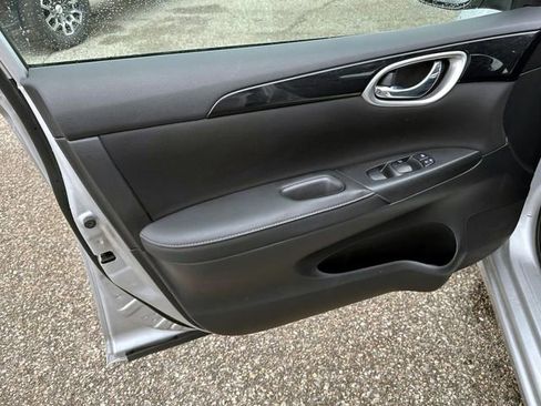 Used 2019 Nissan Sentra SV FWD image 14