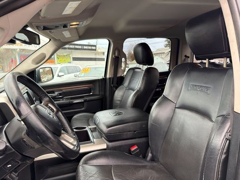 Used 2015 RAM 1500 Laramie w/ Convenience Group image 10