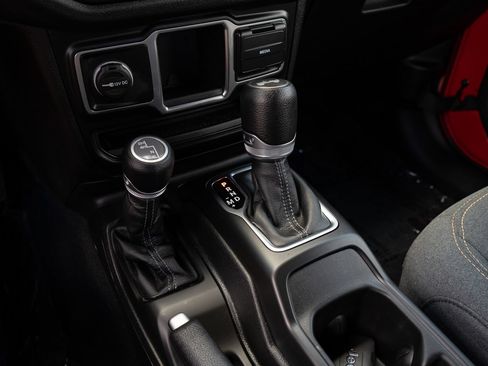 Used 2024 Jeep Wrangler Sport AWD/4WD image 23