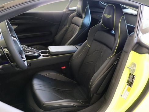 Used 2025 Aston Martin V8 Vantage Coupe image 11