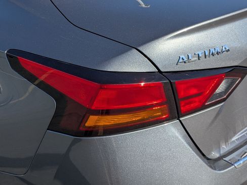Used 2022 Nissan Altima 2.5 SR FWD image 13