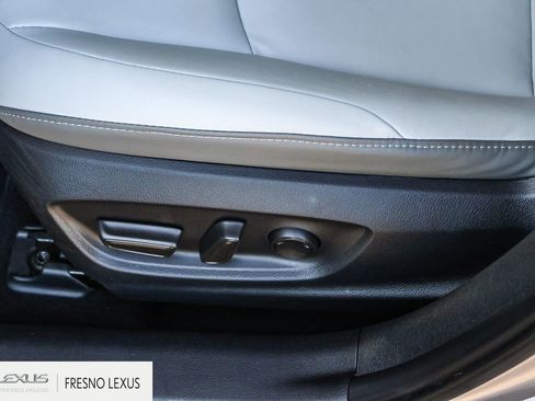 Used 2020 Toyota Prius Prime XLE FWD image 21