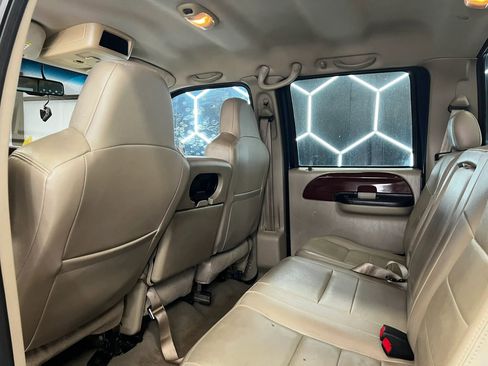 Used 2006 Ford F250 Lariat image 16