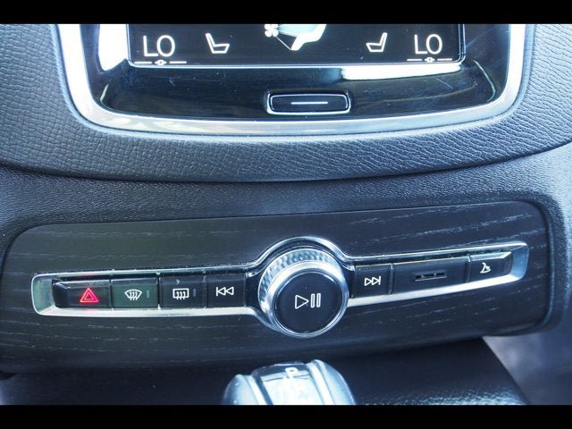 Used 2020 Volvo XC90 T6 Momentum w/ Protection Package Premier AWD/4WD image 32