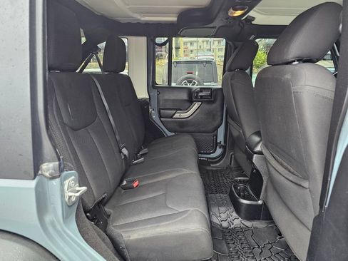 Used 2015 Jeep Wrangler Unlimited Sport w/ Quick Order Package 23S AWD/4WD image 13
