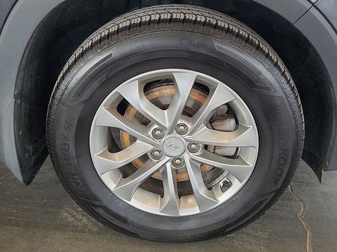 Used 2020 Hyundai Santa Fe SE image 11