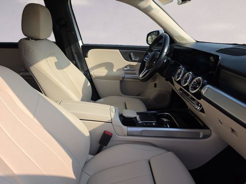 Used 2022 Mercedes-Benz GLB 250 image 15