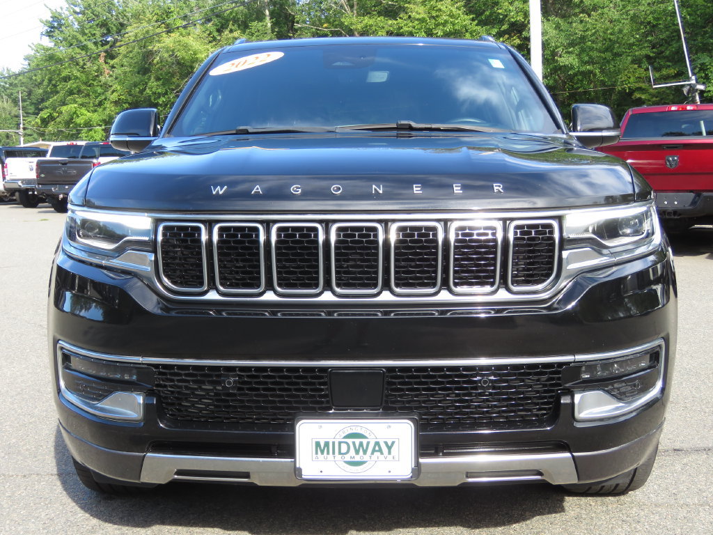 Used 2022 Jeep Wagoneer Series III w/ Rear Seat Video Group 1 AWD/4WD image 2