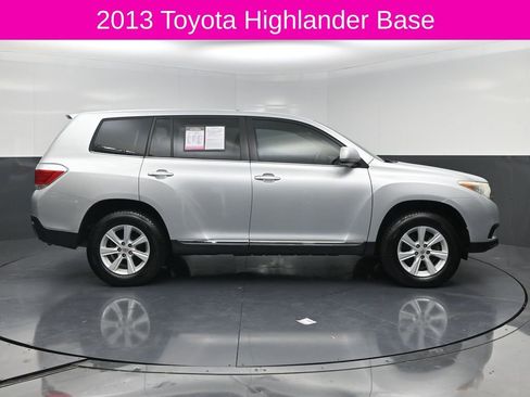 Used 2013 Toyota Highlander FWD image 4