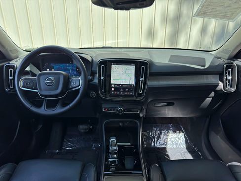 Used 2024 Volvo XC40 B5 Ultimate w/ Protection Package Premier AWD/4WD image 12