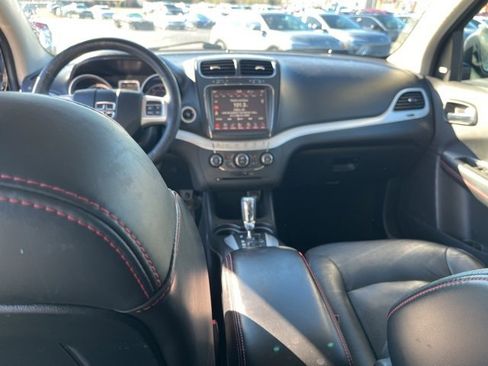 Used 2015 Dodge Journey R/T w/ Flexible Seating Group image 16
