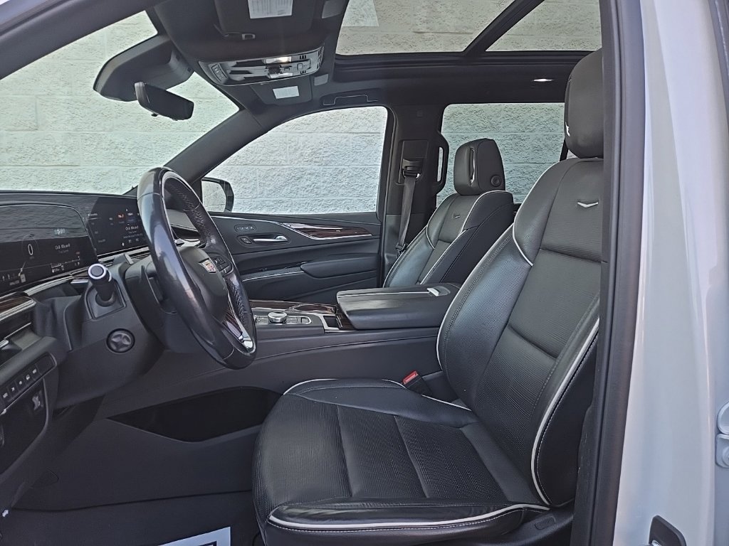 Certified 2024 Cadillac Escalade Premium Luxury w/ LPO, Floor Liner Package AWD/4WD image 14