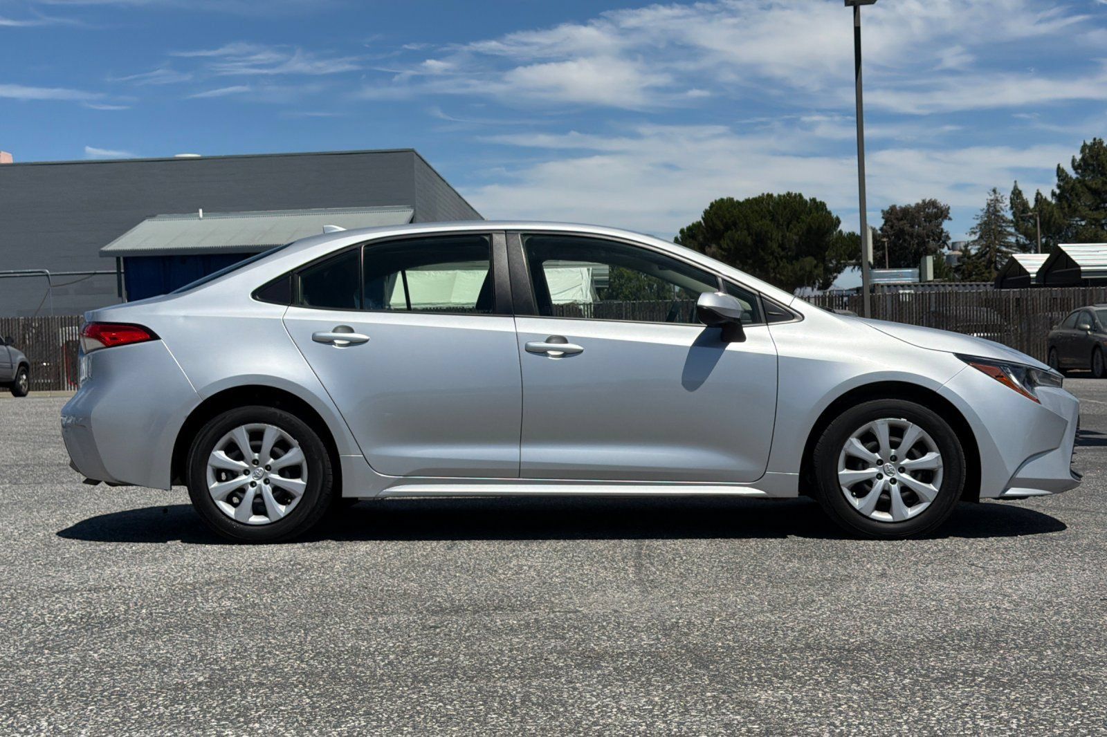 Used 2023 Toyota Corolla LE FWD image 3