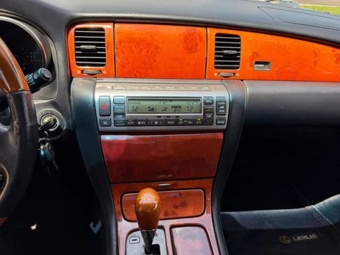 Used 2002 Lexus SC 430 Convertible RWD image 12