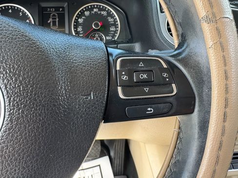 Used 2016 Volkswagen Tiguan S image 48